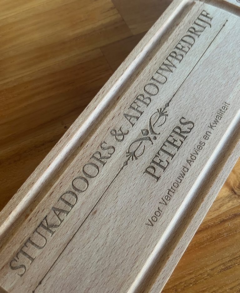 Gegraveerde borrelplank